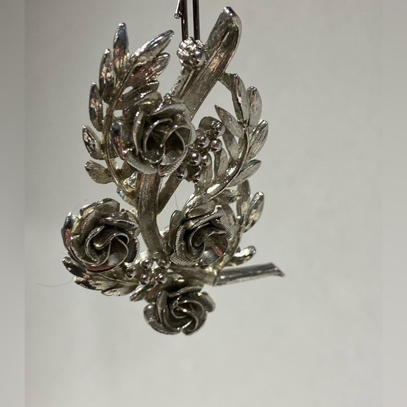 Vintage Silver Tone Roses Brooch - Picture 7 of 10